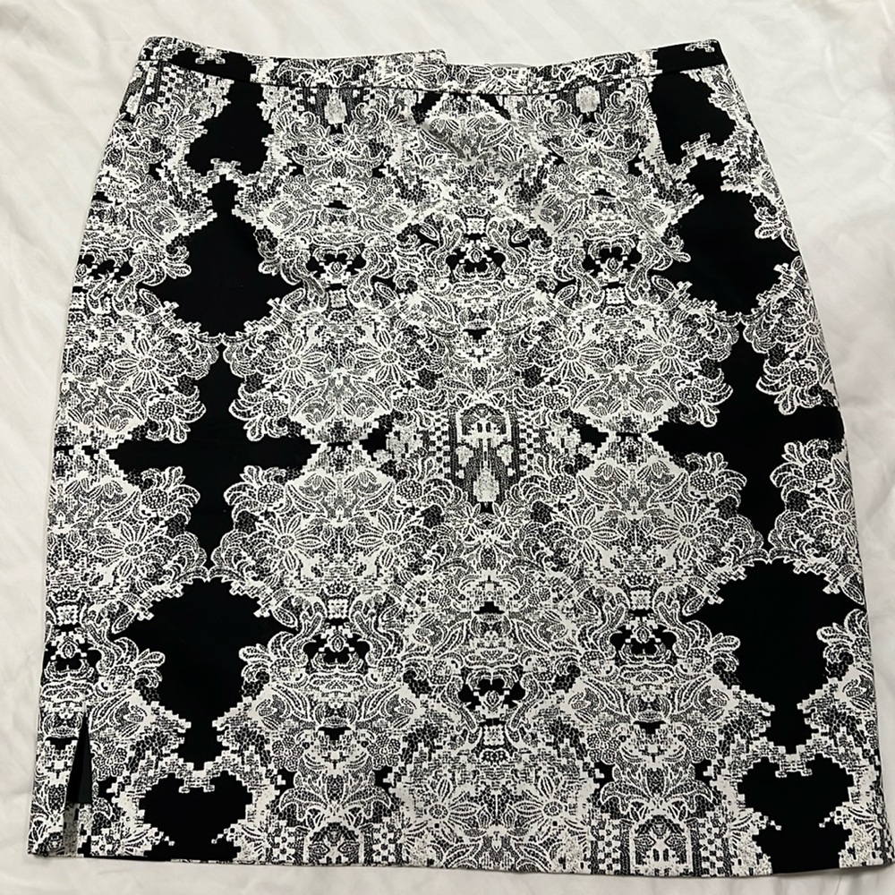 H&M Mini Stretched Skirt. Size 12